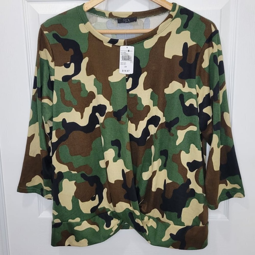 RDI Women's Soft Camo Crop Front Cross Tie Top size 2X